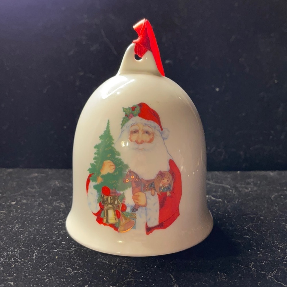 1992 “A Victorian Country Christmas Collector’s Edition” ceramic ornament